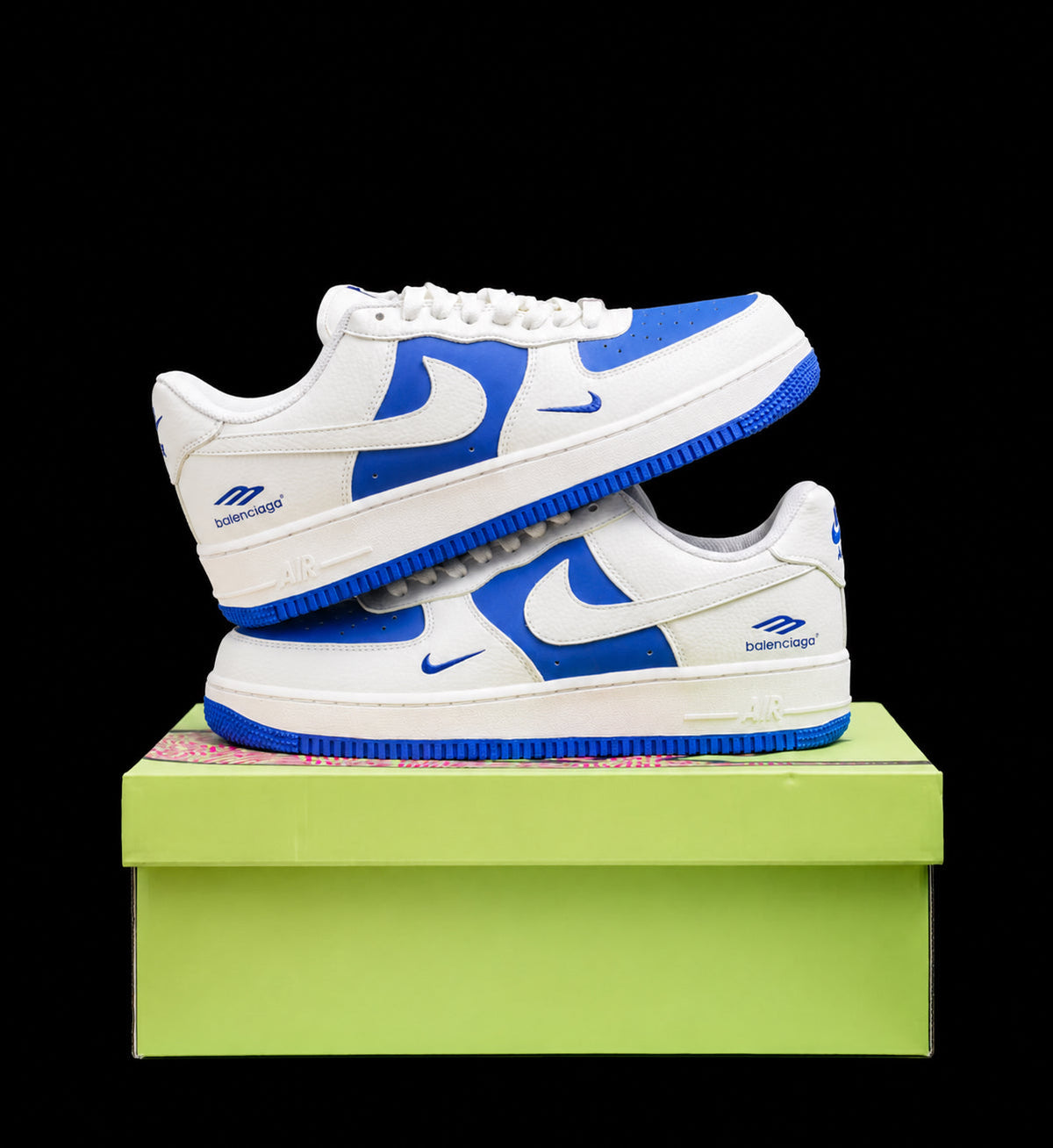 Dunk Low en blanco y azul royal