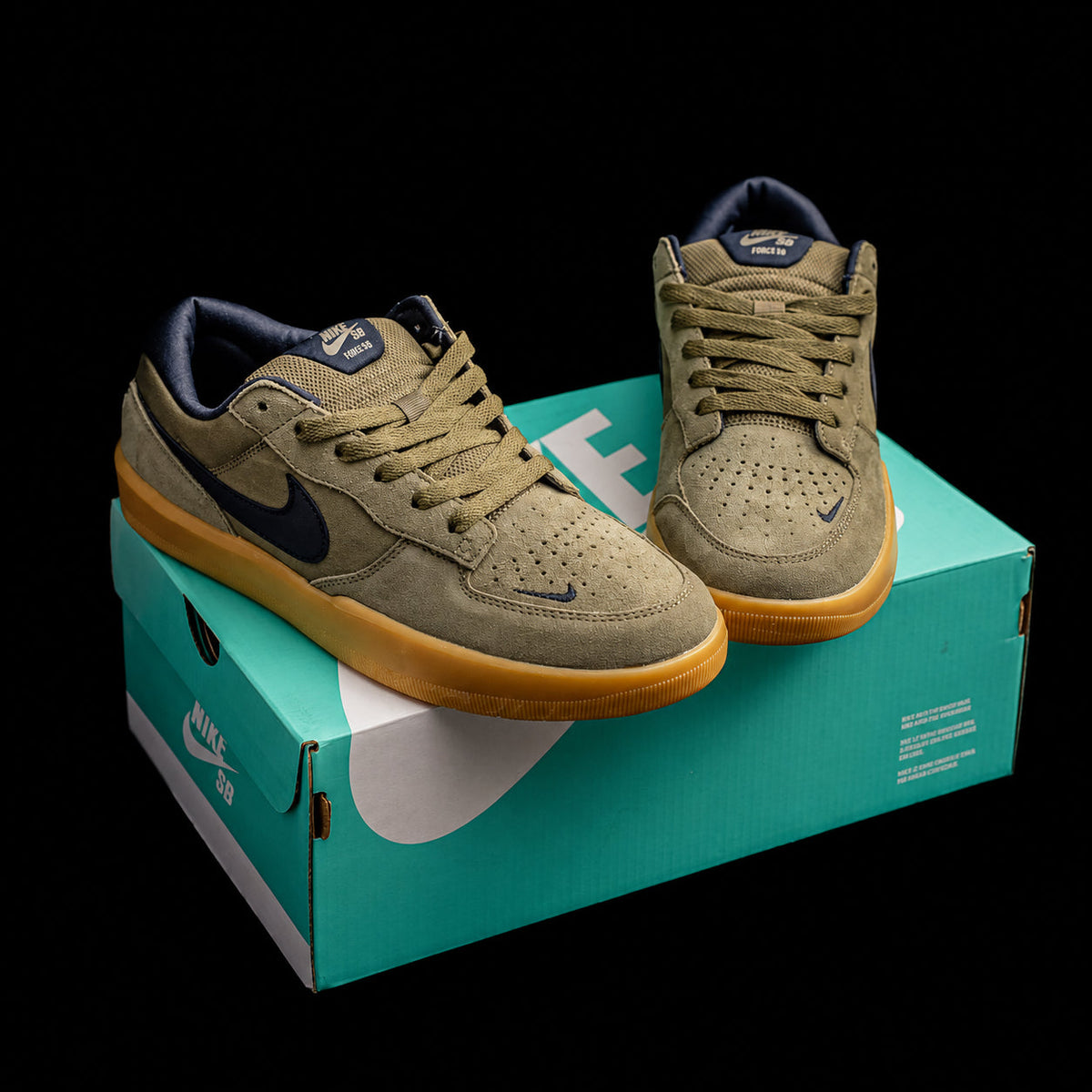Dunk SB Verde Oliva y Negro con Suela Caramelo