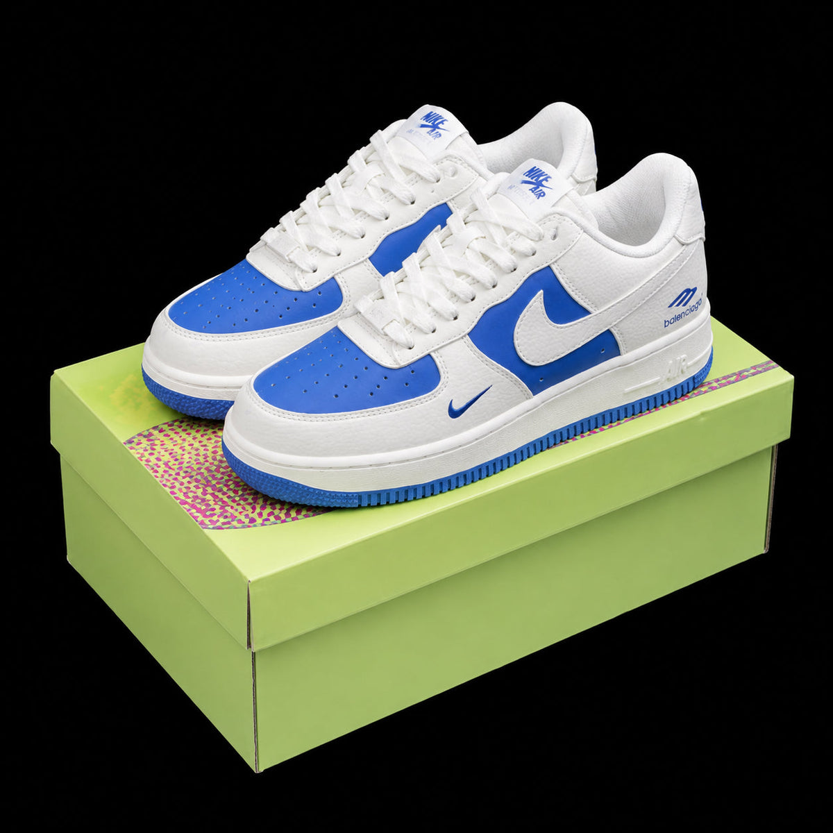 Dunk Low en blanco y azul royal