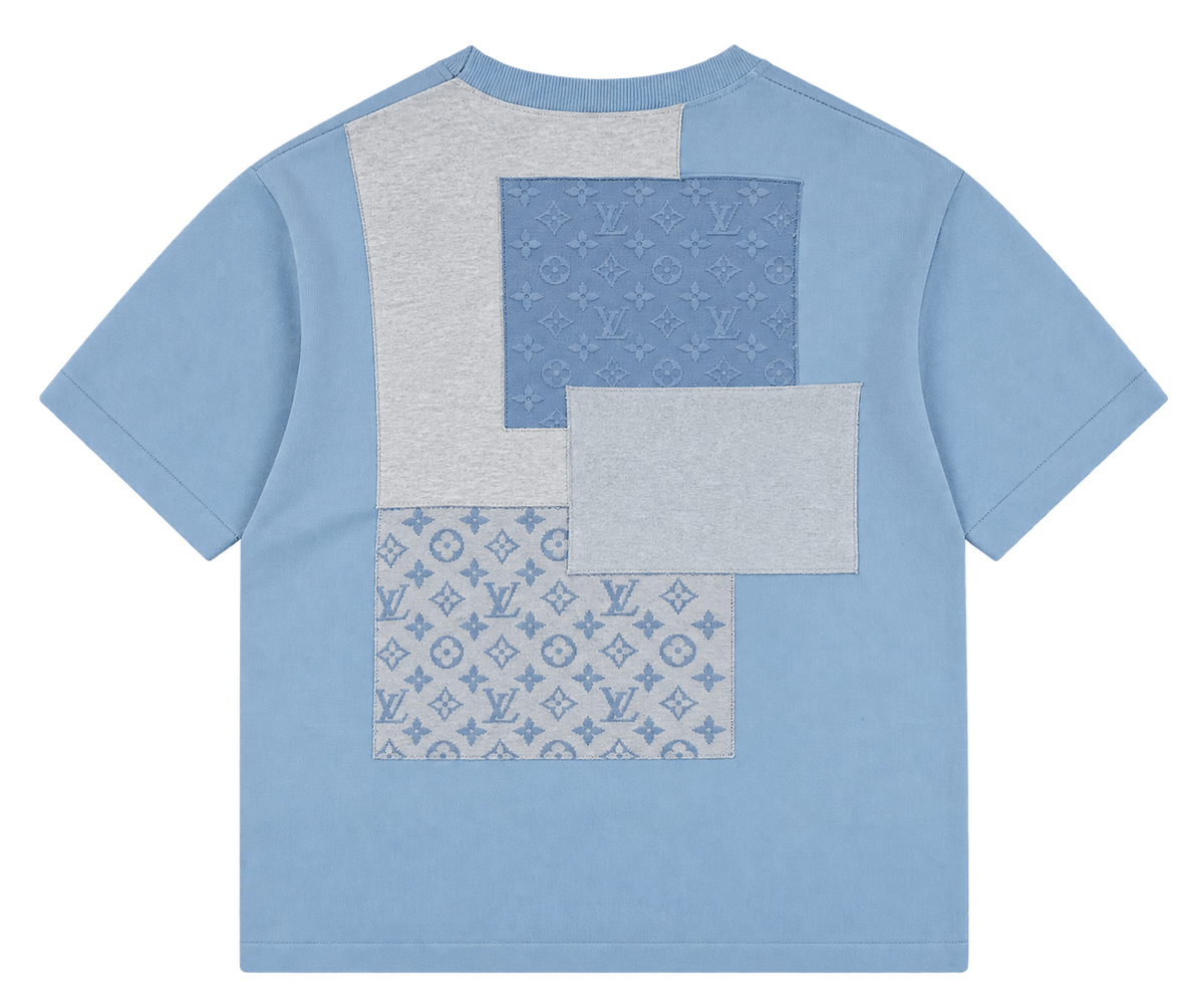 Camiseta Oversize Azul con Panel Patchwork Monograma — Calidad Premium