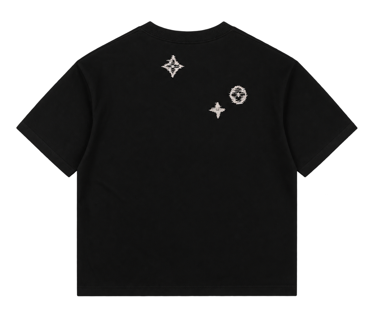 Camiseta Oversize Negra con Bordado Craquelado Blanco — Calidad Premium
