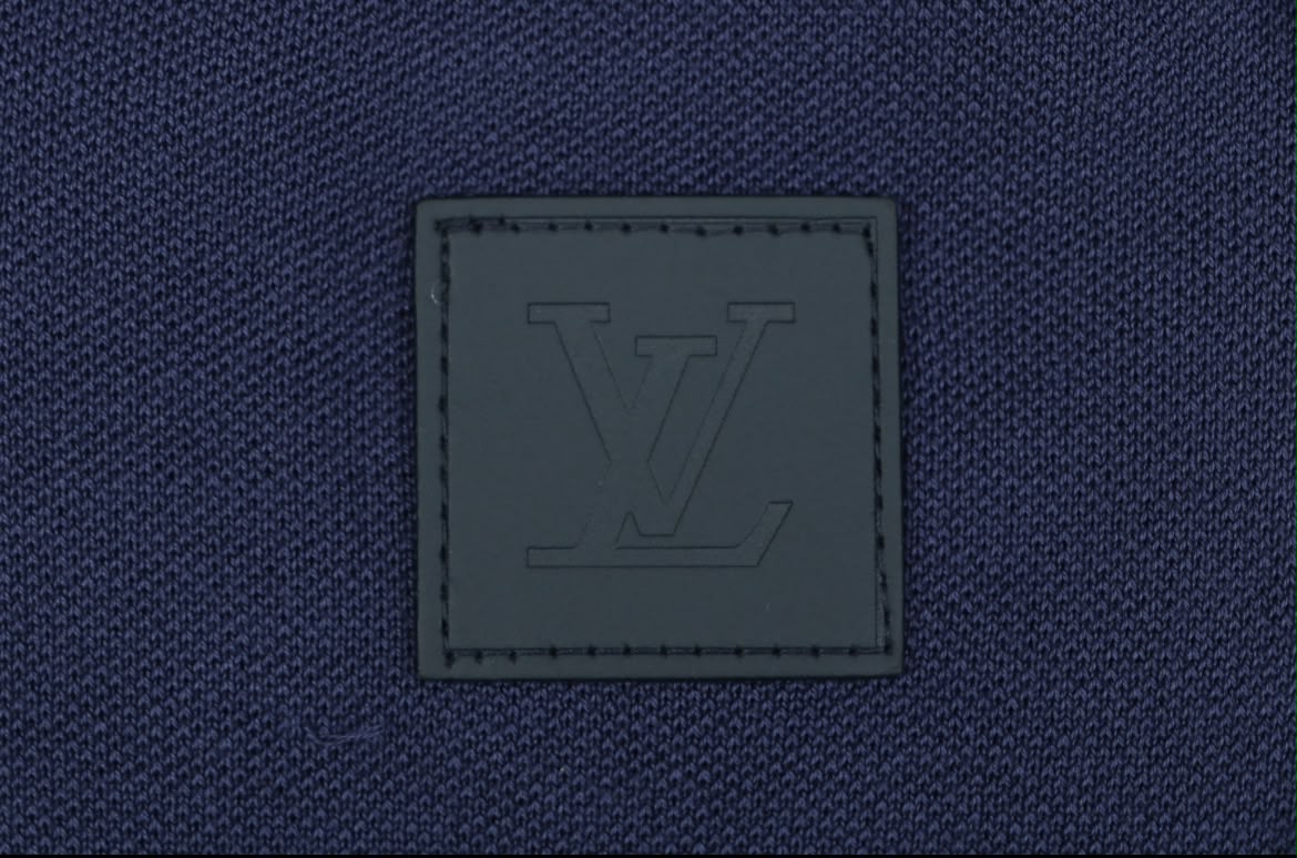 Camiseta Oversize Azul Marino con Degradado Monograma — Calidad Premium