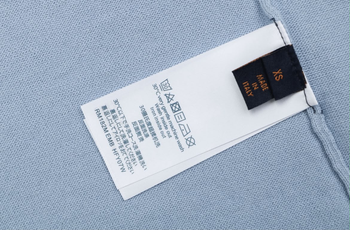 Camiseta Oversize Azul con Panel Patchwork Monograma — Calidad Premium